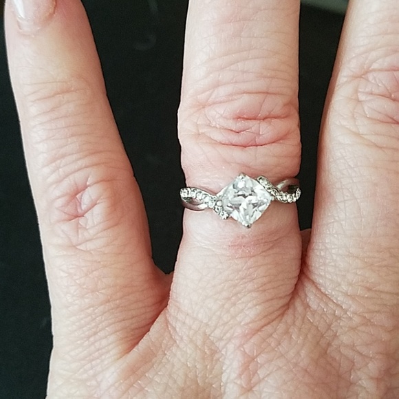 Ring - Picture 1 of 3